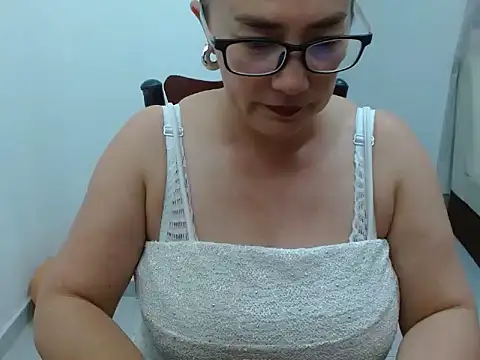 Snapshot of AllisonMillerHot chatting on 01/07/25, 10:19 AllisonMillerHot online show from 01/07/25, 10:19