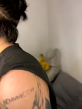 AnnikaMerliahh  online show from 10/30/25, 03:38