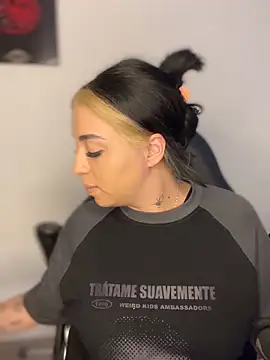 AnnikaMerliahh  online show from 10/31/25, 09:22