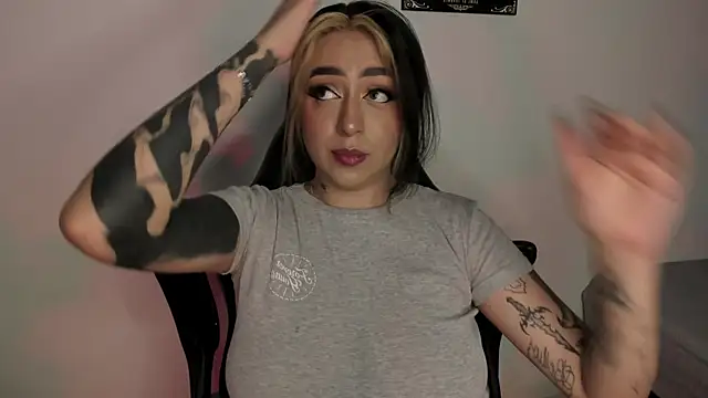 AnnikaMerliahh  online show from 11/02/25, 10:04