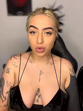 AnnikaMerliahh  online show from 11/07/25, 09:41