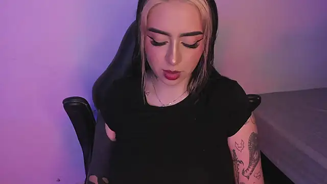 AnnikaMerliahh  online show from 11/13/25, 03:32