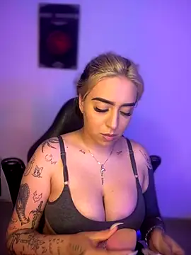 AnnikaMerliahh  online show from 11/14/25, 03:21