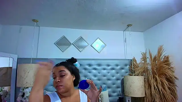 EileenBenzon online show from 02/09/26, 01:42