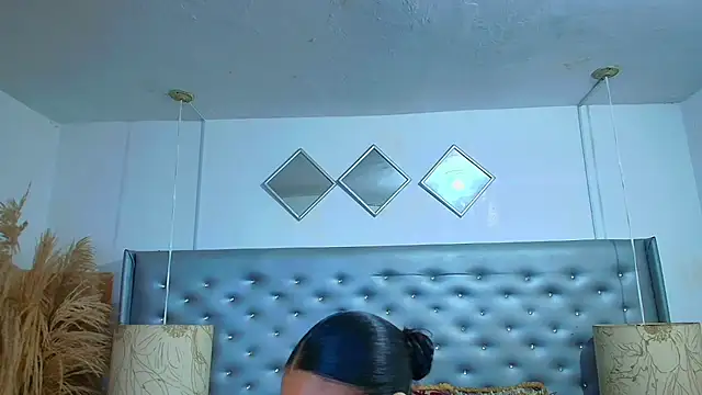 EileenBenzon online show from 11/15/25, 06:12