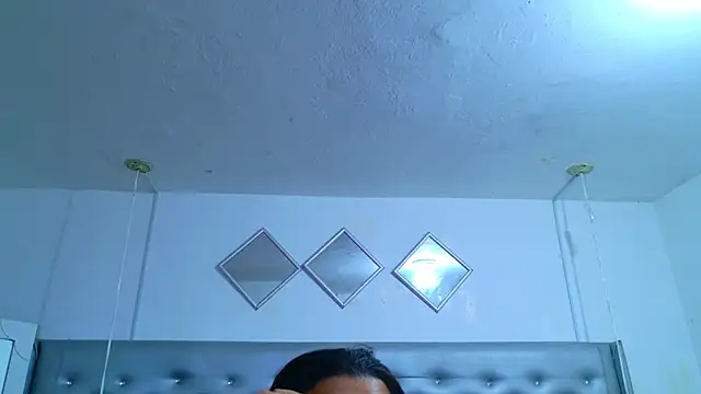 EileenBenzon online show from 04/28/26, 03:44