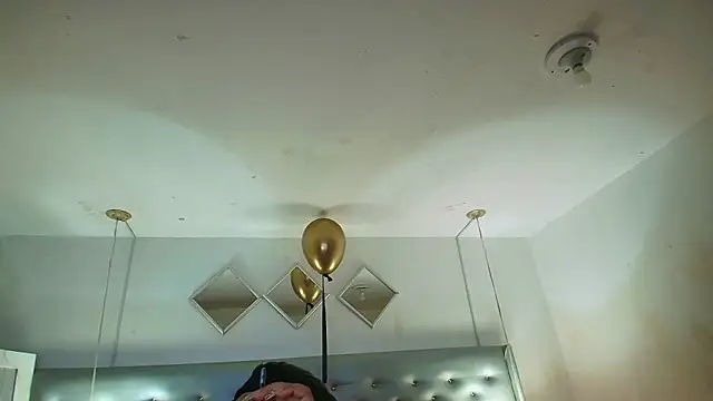 EileenBenzon online show from 04/07/26, 02:08