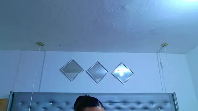 EileenBenzon online show from 05/25/26, 01:32