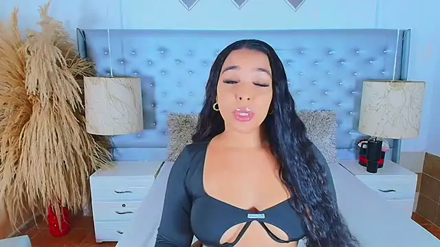 EileenBenzon online show from 09/09/25, 04:16