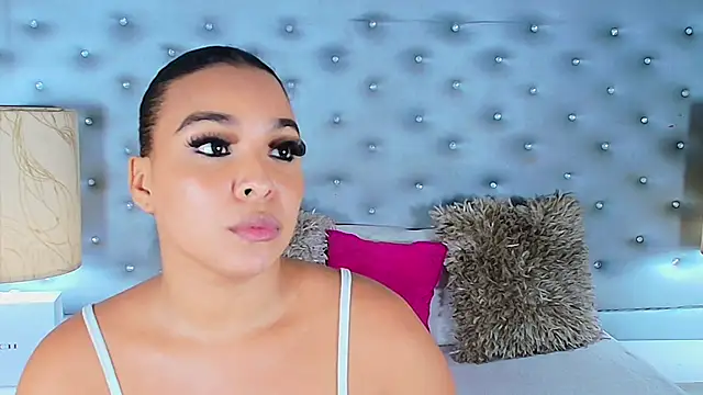 EileenBenzon online show from 03/21/25, 03:22