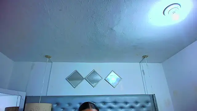 EileenBenzon online show from 03/31/26, 05:42