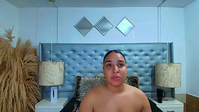 EileenBenzon online show from 11/18/25, 02:53