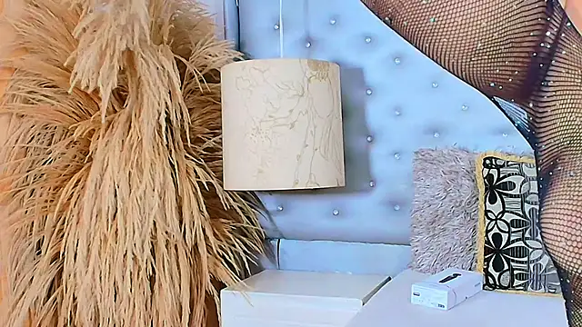 EileenBenzon online show from 10/10/25, 05:08