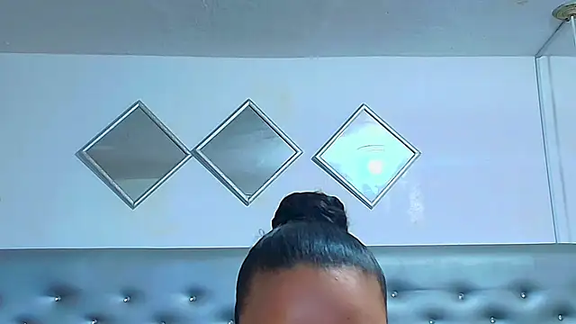 EileenBenzon online show from 11/06/25, 02:43