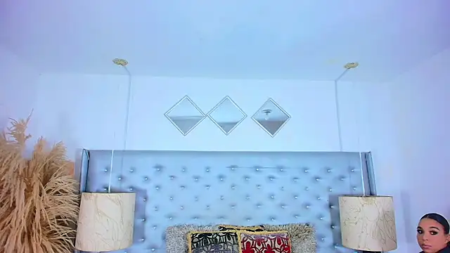 EileenBenzon online show from 11/12/25, 05:11