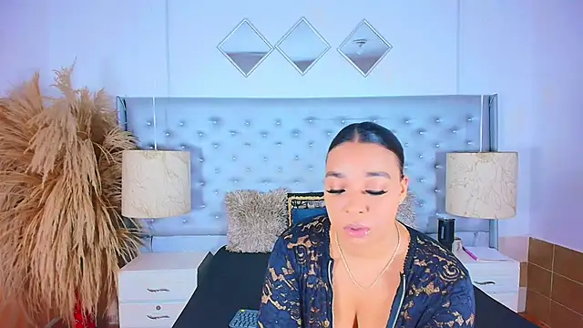 EileenBenzon online show from 10/29/25, 04:55