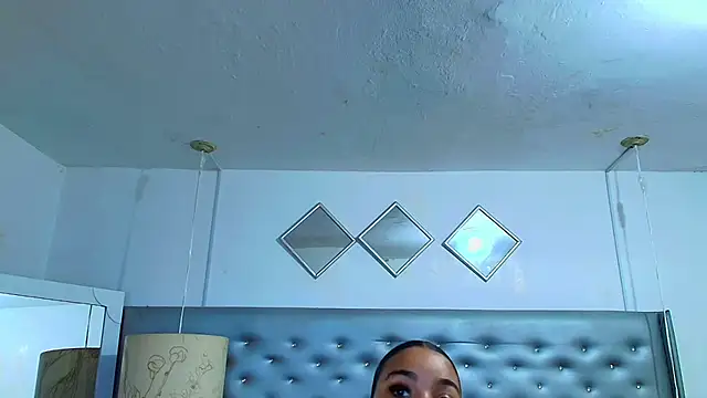 EileenBenzon online show from 02/25/26, 04:23