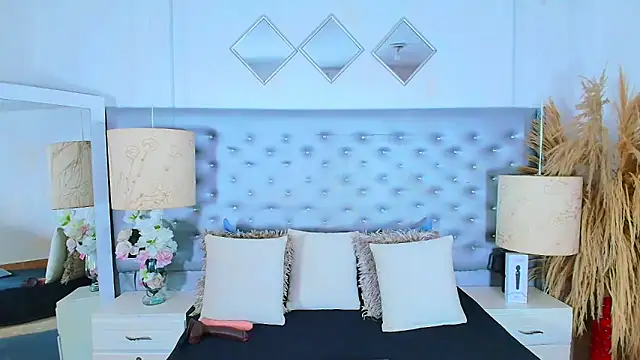 EileenBenzon online show from 02/17/26, 04:21