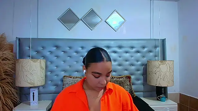 EileenBenzon online show from 11/22/25, 05:50