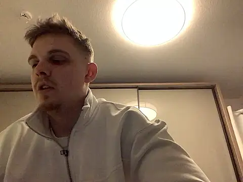 neilho1 online show from 02/21/25, 05:42