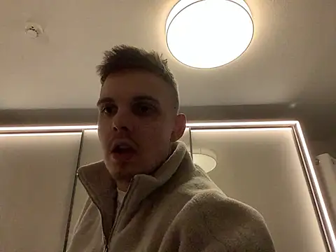 neilho1 online show from 12/30/24, 09:29