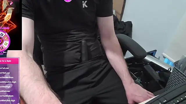 Snapshot of an4y8ot chatting on 12/18/25, 09:14 an4y8ot online show from 12/18/25, 09:14