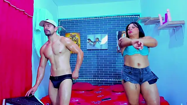 Snapshot of alessandro27yleonora chatting on 03/21/25, 11:12 alessandro27yleonora online show from 03/21/25, 11:12