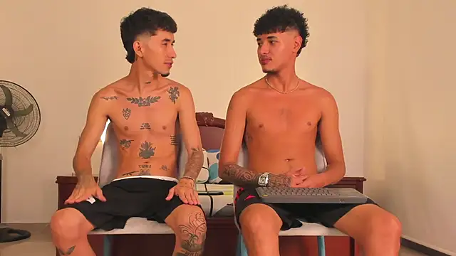 Snapshot of Ian_and_Noah chatting on 09/08/25, 11:59 Ian and Noah online show from 09/08/25, 11:59