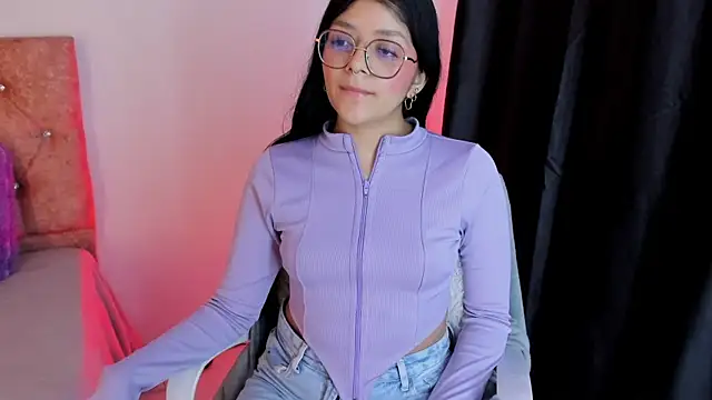 Snapshot of lana_dol chatting on 03/07/25, 12:34 lana dol online show from 03/07/25, 12:34