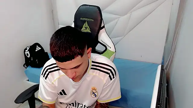 Brayan lopezz online show from 01/15/26, 12:52