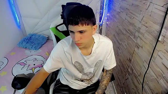 Brayan lopezz online show from 01/21/25, 12:29