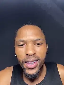 Snapshot of BlueIceCube chatting on 02/13/25, 01:05 BlueIceCube online show from 02/13/25, 01:05