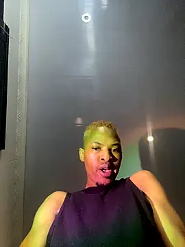 Snapshot of BlueIceCube chatting on 10/15/25, 05:06 BlueIceCube online show from 10/15/25, 05:06