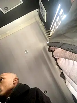 Snapshot of BlueIceCube chatting on 11/07/25, 06:07 BlueIceCube online show from 11/07/25, 06:07