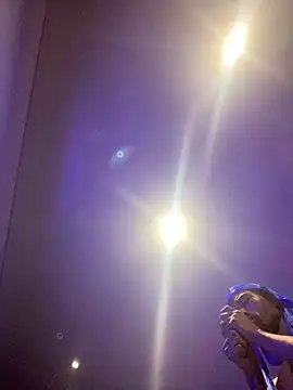 Snapshot of BlueIceCube chatting on 10/03/25, 03:52 BlueIceCube online show from 10/03/25, 03:52