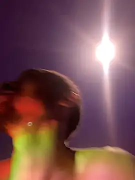 Snapshot of BlueIceCube chatting on 10/05/25, 07:15 BlueIceCube online show from 10/05/25, 07:15