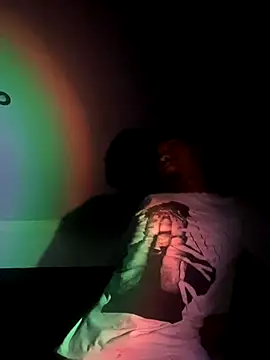 Snapshot of BlueIceCube chatting on 11/11/25, 06:14 BlueIceCube online show from 11/11/25, 06:14