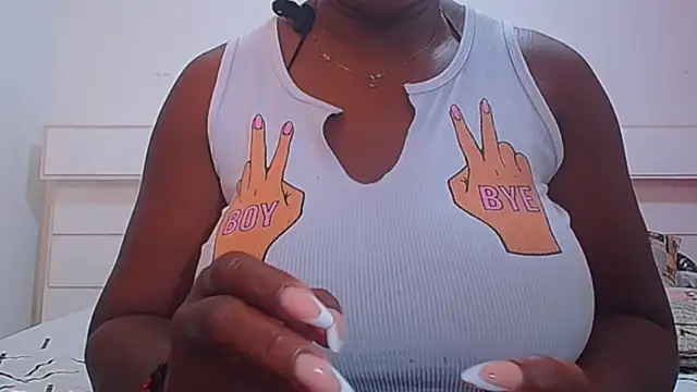 Snapshot of GREATNIPLES chatting on 11/22/25, 10:47 GREATNIPLES online show from 11/22/25, 10:47