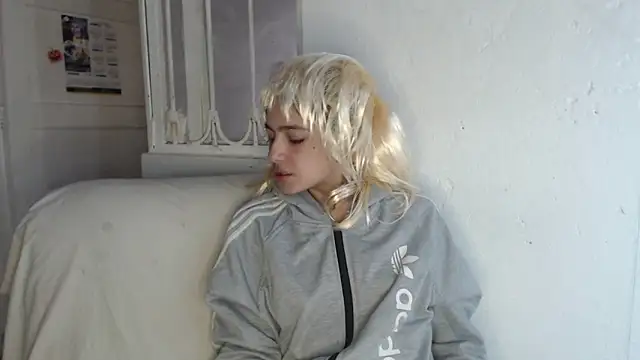 skinny sweet2411 online show from 11/12/25, 03:16