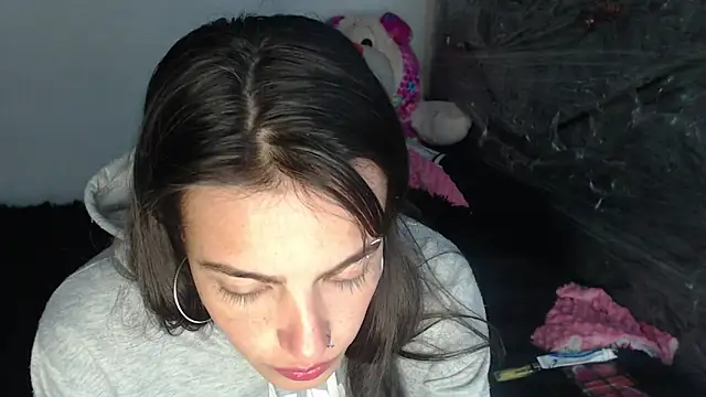 skinny sweet2411 online show from 12/16/25, 01:04