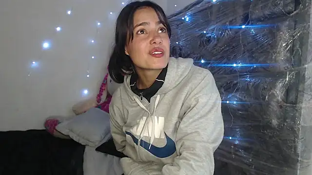 skinny sweet2411 online show from 12/21/25, 11:38