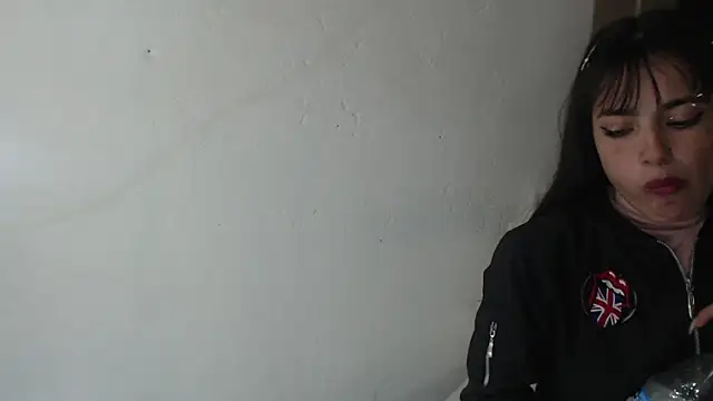 Snapshot of skinny_sweet2411 chatting on 09/14/25, 12:05 skinny sweet2411 online show from 09/14/25, 12:05