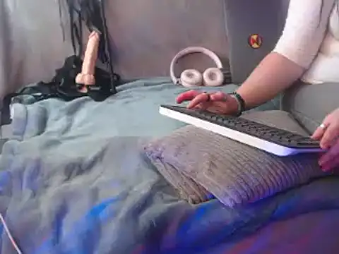 Snapshot of GoddessMonicaNylon chatting on 10/07/25, 10:00 GoddessMonicaNylon online show from 10/07/25, 10:00