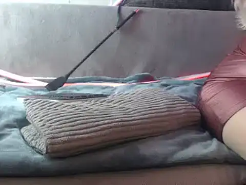 Snapshot of GoddessMonicaNylon chatting on 03/21/25, 07:02 GoddessMonicaNylon online show from 03/21/25, 07:02