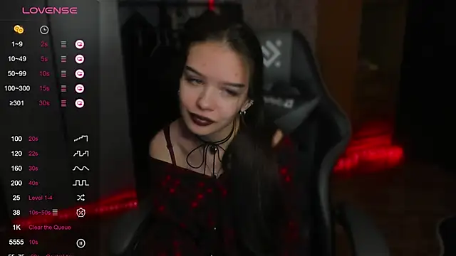 SweetyDeviliya online show from 11/18/25, 04:54