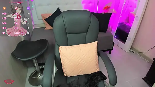 Snapshot of EMALINDA__HILSS chatting on 02/03/25, 01:19 EMALINDA HILSS online show from 02/03/25, 01:19