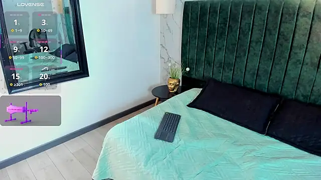 Edward max online show from 10/30/25, 04:11