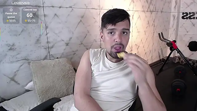 Edward max online show from 12/17/25, 03:44