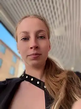 Hr Frk Olsen online show from 04/24/26, 04:31