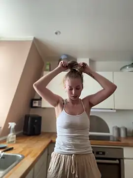 Hr Frk Olsen online show from 04/18/26, 09:22